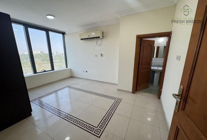 898168 - Property Image 2
