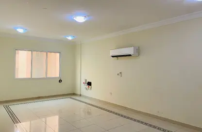Apartment - 3 Bedrooms - 3 Bathrooms for rent in Anas Street - Fereej Bin Mahmoud North - Fereej Bin Mahmoud - Doha