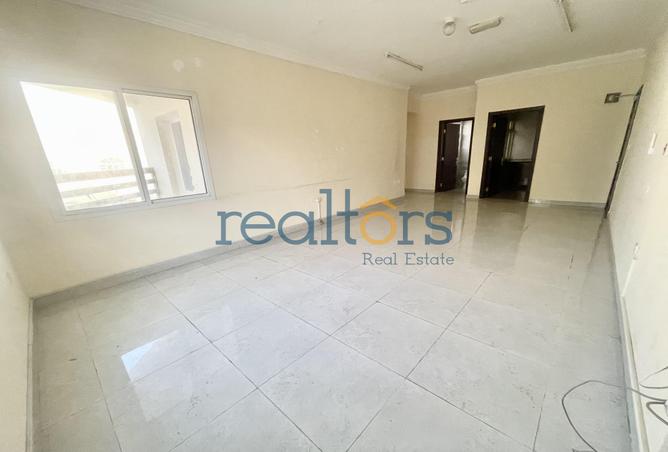 929898 - Property Image 2