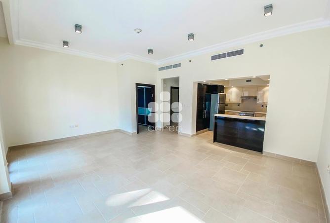 930395 - Property Image 3