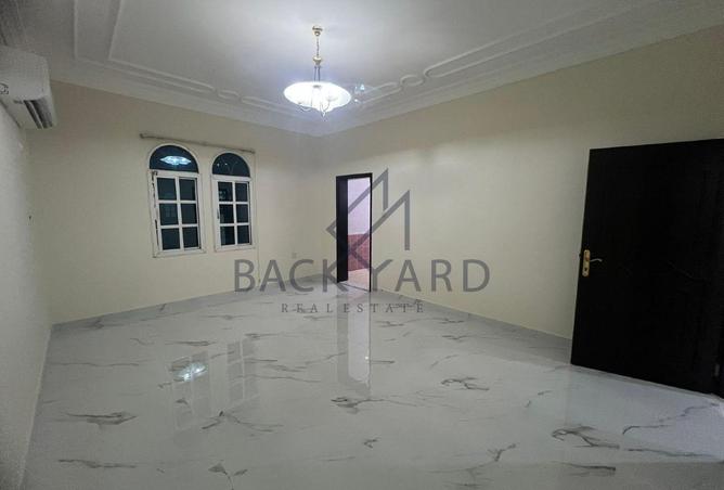 965723 - Property Image 2