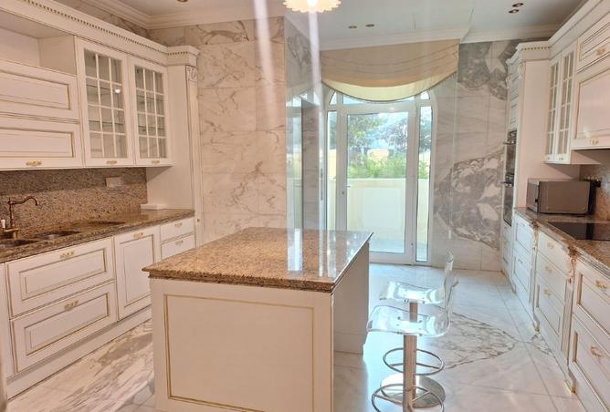 988268 - Property Image 2