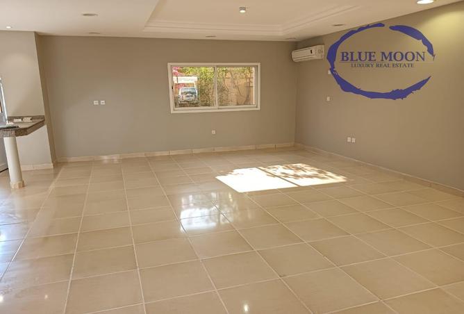 803093 - Property Image 2