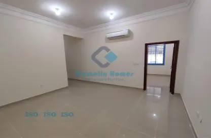 Apartment - 4 Bedrooms - 2 Bathrooms for rent in Kulaib Street - Kulaib Street - Doha