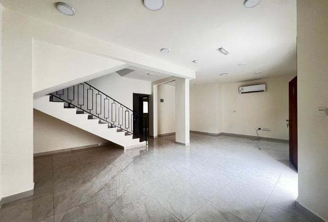 994463 - Property Image 2