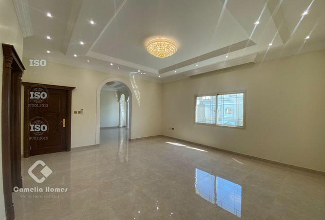 977867 - Property Image 2