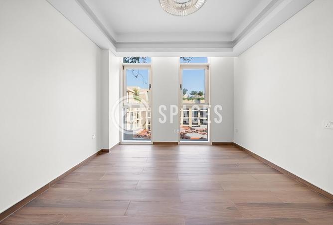 956257 - Property Image 2