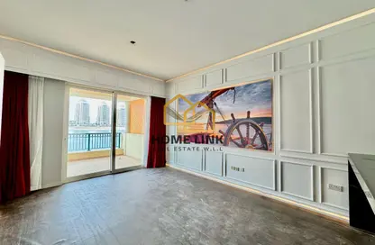 Apartment - 2 Bedrooms - 3 Bathrooms for rent in Viva West - Viva Bahriyah - The Pearl Island - Doha