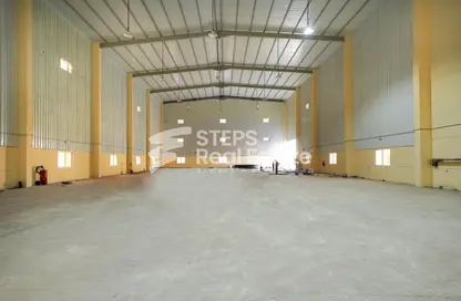 Warehouse - Studio - 1 Bathroom for rent in East Industrial Street - Birkat Al Awamer - Al Wakra