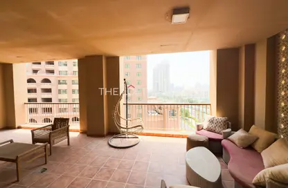 Apartment - 1 Bedroom - 2 Bathrooms for sale in East Porto Drive - Porto Arabia - The Pearl Island - Doha