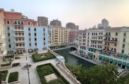 Apartment - 2 Bedrooms - 3 Bathrooms for rent in Gondola - Qanat Quartier - The Pearl Island - Doha