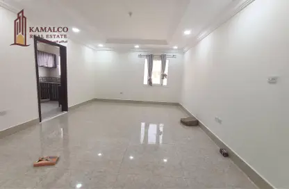 Apartment - 1 Bedroom - 2 Bathrooms for rent in Umm Ghwailina Comm - Umm Ghuwalina - Umm Ghuwailina - Doha