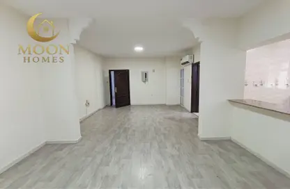 Apartment - 2 Bedrooms - 2 Bathrooms for rent in Musheireb - Musheireb - Doha