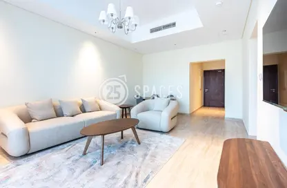 Living Room image for: Apartment - 2 Bedrooms - 3 Bathrooms for rent in Giardino Village - The Pearl Island - Doha, Image 1