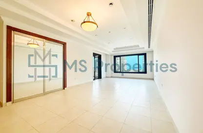 Apartment - 2 Bedrooms - 3 Bathrooms for rent in West Porto Drive - Porto Arabia - The Pearl Island - Doha