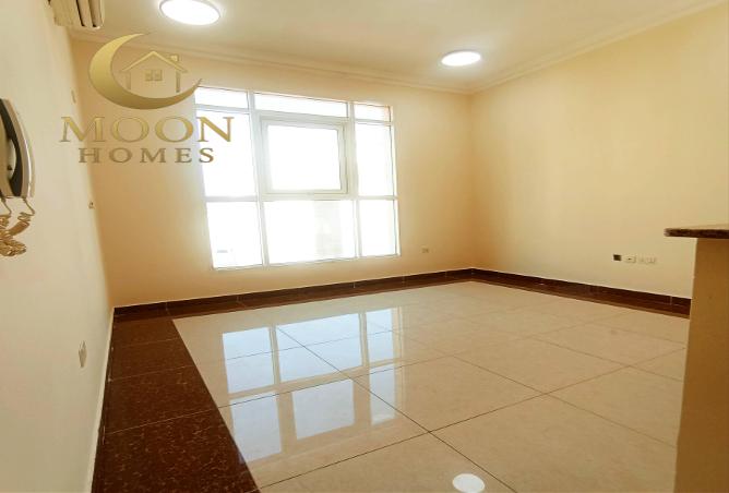 976679 - Property Image 2