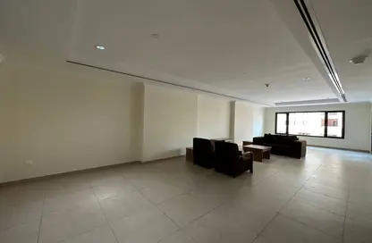 Apartment - 1 Bedroom - 2 Bathrooms for rent in East Porto Drive - Porto Arabia - The Pearl Island - Doha