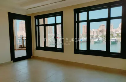 تاون هاوس - غرفة نوم - 2 حمامات للايجار في طريق بورتو الغربي - بورتو أرابيا - جزيرة اللؤلؤة - الدوحة