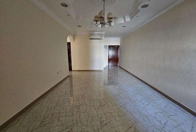 956162 - Property Image 2
