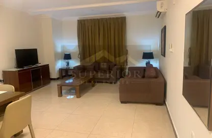Apartment - 1 Bedroom - 1 Bathroom for rent in Umm Ghuwailina 4 - Umm Ghuwailina - Doha