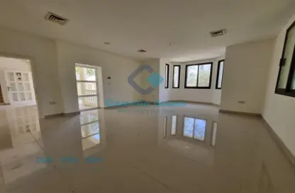 Empty Room image for: Villa - 4 Bedrooms - 4 Bathrooms for rent in Hiteen Street - Al Muntazah - Doha, Image 1