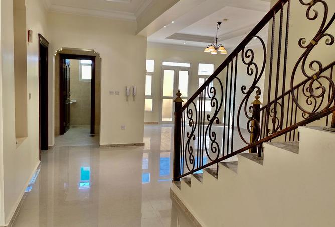 967419 - Property Image 2