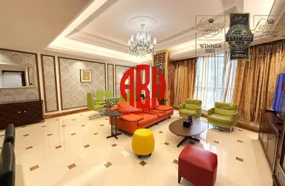 شقة - 2 غرف نوم - 4 حمامات للايجار في شارع الشط - الخليج الغربي - الدوحة