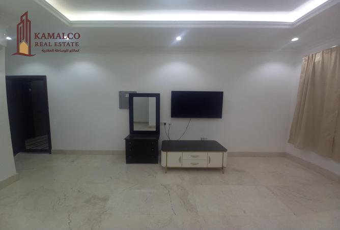 932192 - Property Image 3