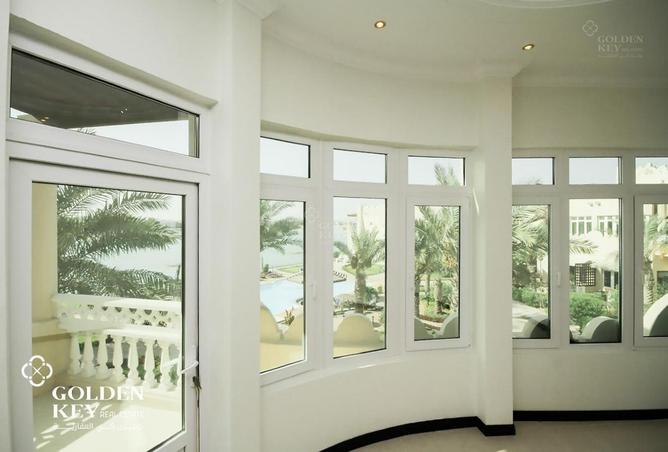 985359 - Property Image 3