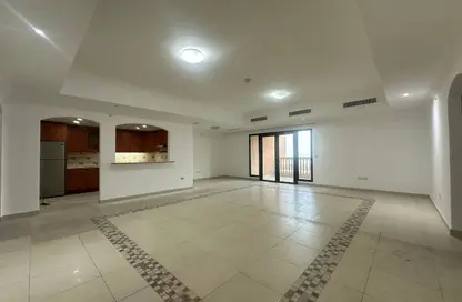 Apartment - 2 Bedrooms - 3 Bathrooms for rent in West Porto Drive - Porto Arabia - The Pearl Island - Doha