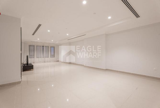 944811 - Property Image 2