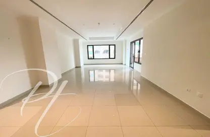 Apartment - 1 Bedroom - 2 Bathrooms for rent in Tower 18 - Porto Arabia - The Pearl Island - Doha