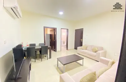 Apartment - 2 Bedrooms - 1 Bathroom for rent in Umm Ghwailina Comm - Umm Ghuwalina - Umm Ghuwailina - Doha