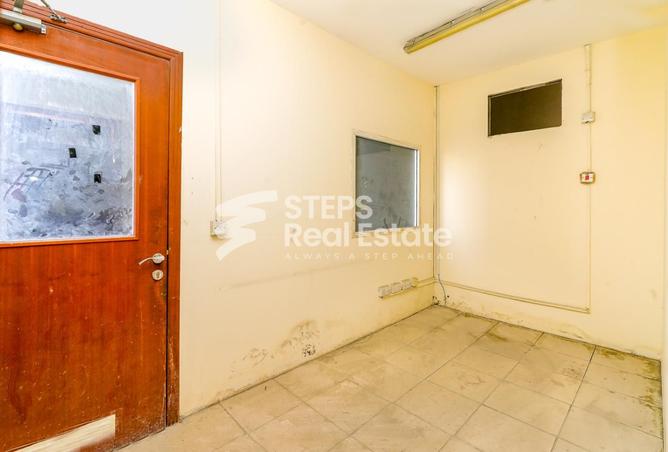 971467 - Property Image 2
