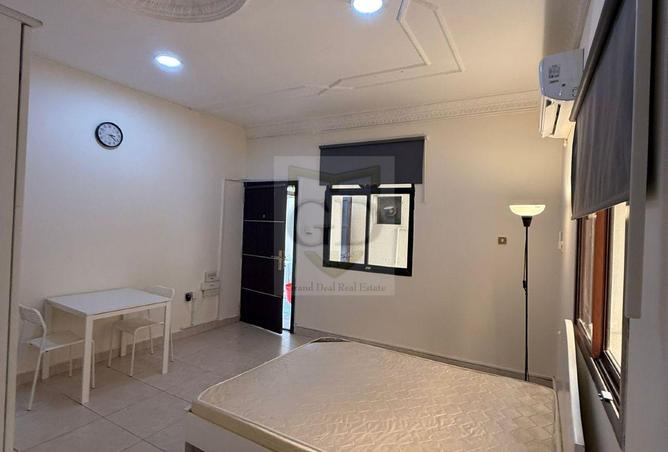 945761 - Property Image 2