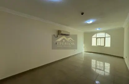 Apartment - 2 Bedrooms - 1 Bathroom for rent in Al Sadd Road - Al Sadd - Doha