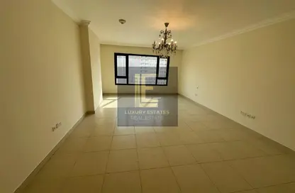 Apartment - 2 Bedrooms - 2 Bathrooms for rent in West Porto Drive - Porto Arabia - The Pearl Island - Doha