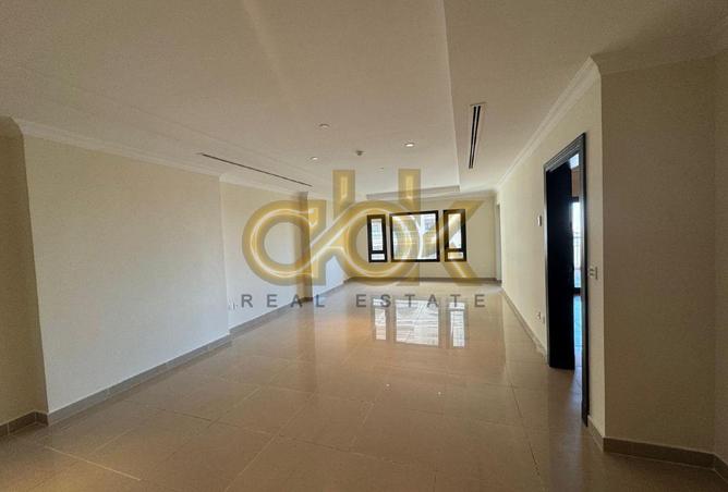 898988 - Property Image 2