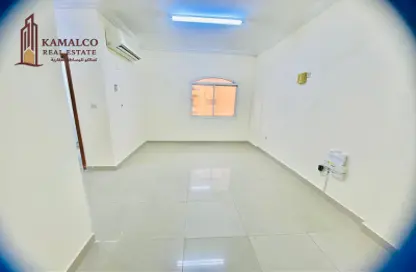 Apartment - 3 Bedrooms - 3 Bathrooms for rent in Al Mansoura - Al Mansoura - Doha