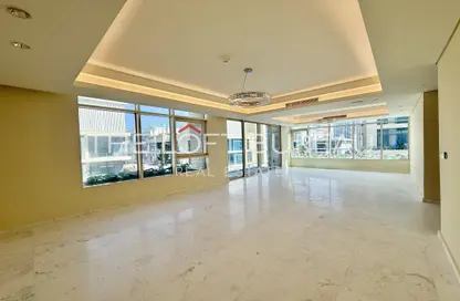 Duplex - 4 Bedrooms - 6 Bathrooms for sale in New Doha - Doha