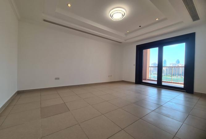 932781 - Property Image 3