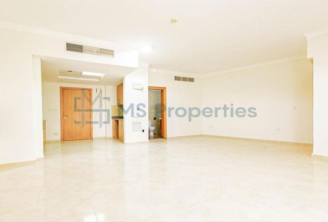 930259 - Property Image 2