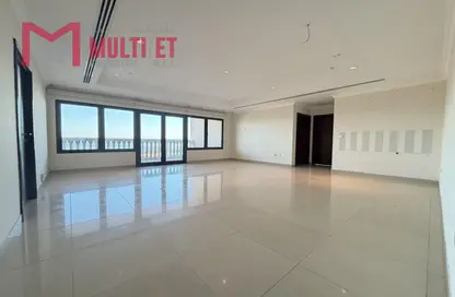 Apartment - 2 Bedrooms - 3 Bathrooms for rent in West Porto Drive - Porto Arabia - The Pearl Island - Doha