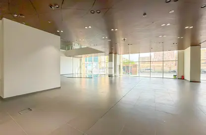 Show Room - Studio - 2 Bathrooms for rent in Hadramout Street - Doha Al Jadeed - Doha