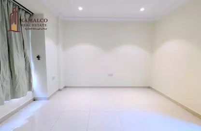 Apartment - 2 Bedrooms - 3 Bathrooms for rent in Al Khayareen Tower - Old Salata - Salata - Doha