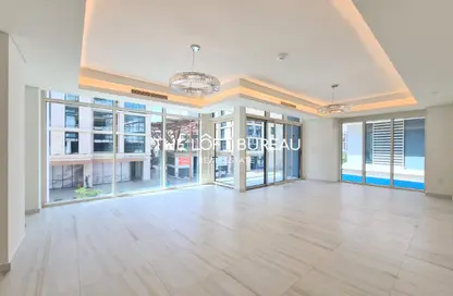 Apartment - 3 Bedrooms - 5 Bathrooms for sale in Gewan Island - The Pearl Island - Doha