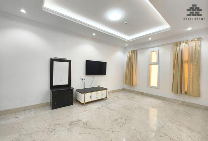 981277 - Property Image 2