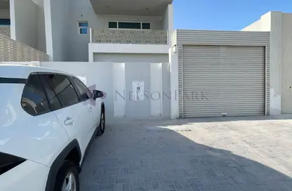Villa - 5 Bedrooms - 6 Bathrooms for rent in Al Kharaitiyat - Al Kharaitiyat - Al Kharaitiyat - Umm Salal Mohammed
