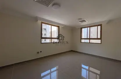 شقة - 3 غرف نوم - 3 حمامات للايجار في شارع الزبير بكار - السد - الدوحة