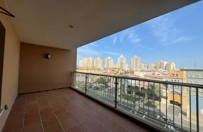 Apartment - 3 Bedrooms - 4 Bathrooms for rent in Tower 1 - Porto Arabia - The Pearl Island - Doha